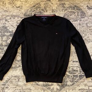 Tommy Hilfiger Men's Black V-Neck Sweater Large